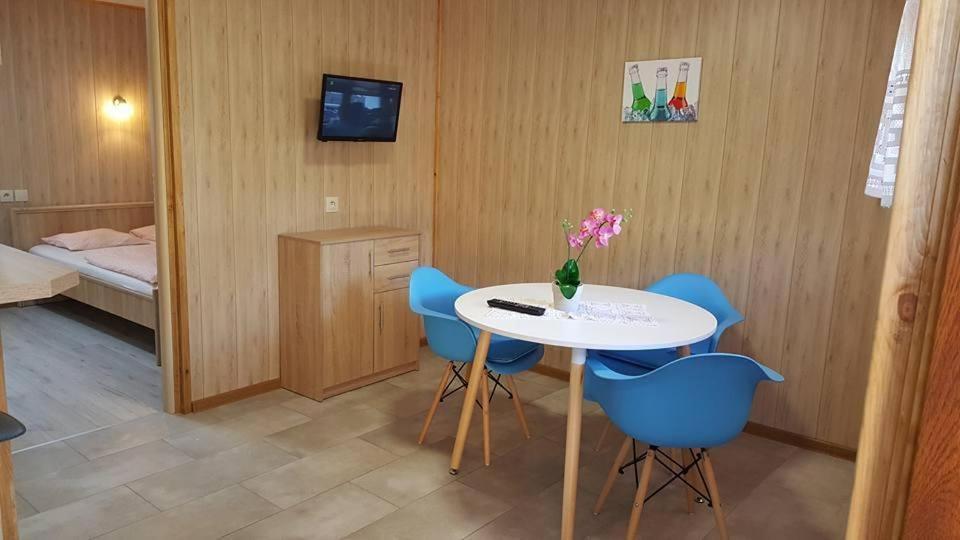 Zielony Zakatek Chlapowo Domki I Pokoje Wladyslawowo Exterior photo